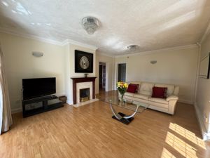 Lounge- click for photo gallery